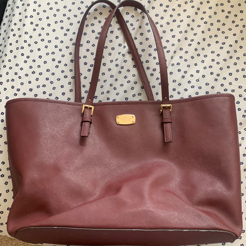 MK burgundy tote bag 👜